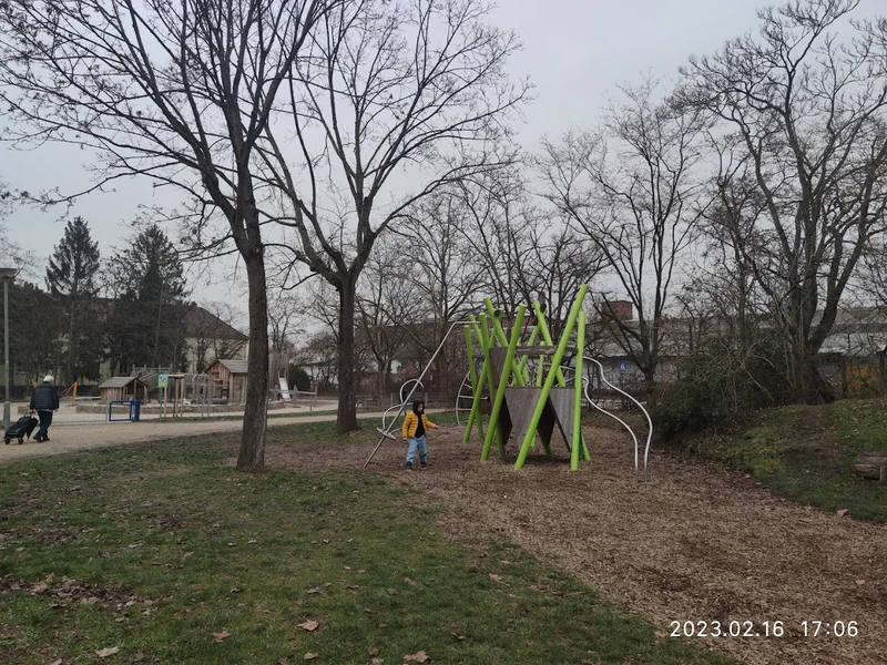 Spielplatz Wächtersbacher Straße