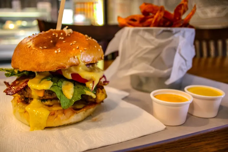 Sam's Sandwich & Burguette, Burger und Baguette Halal
