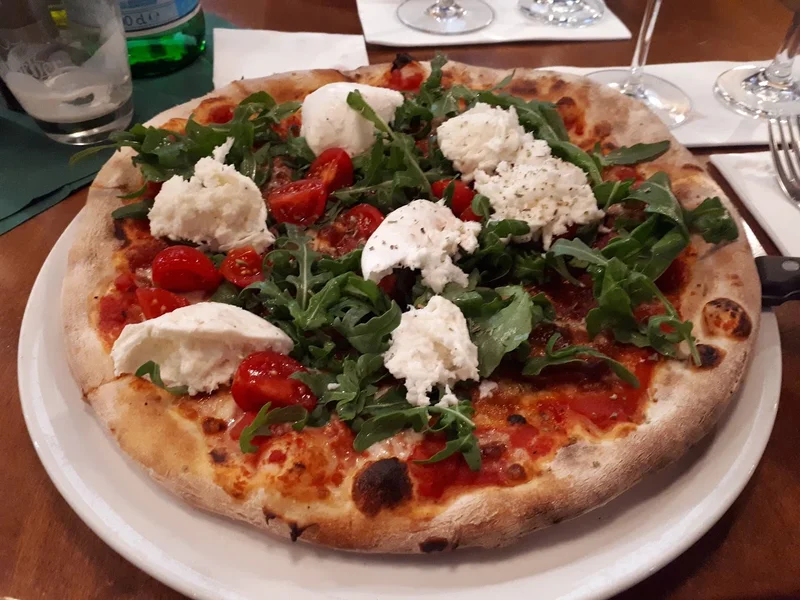 Il Pomodoro Wilhelmsplatz S-Mitte