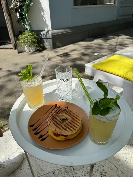 Café Lemonade