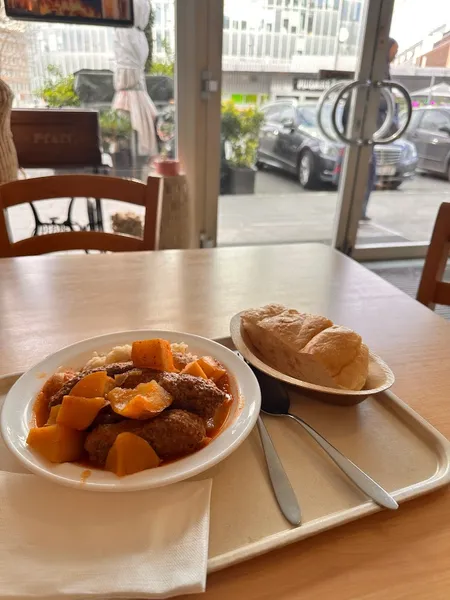 Anadolu Türkisches Restaurant U. Stehcafe
