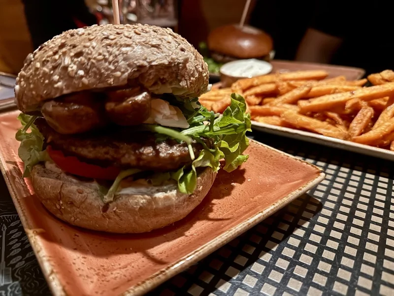PETER PANE Burgergrill & Bar