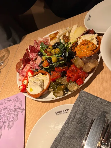 Ghorban Delikatessen Weinbar Düsseldorf