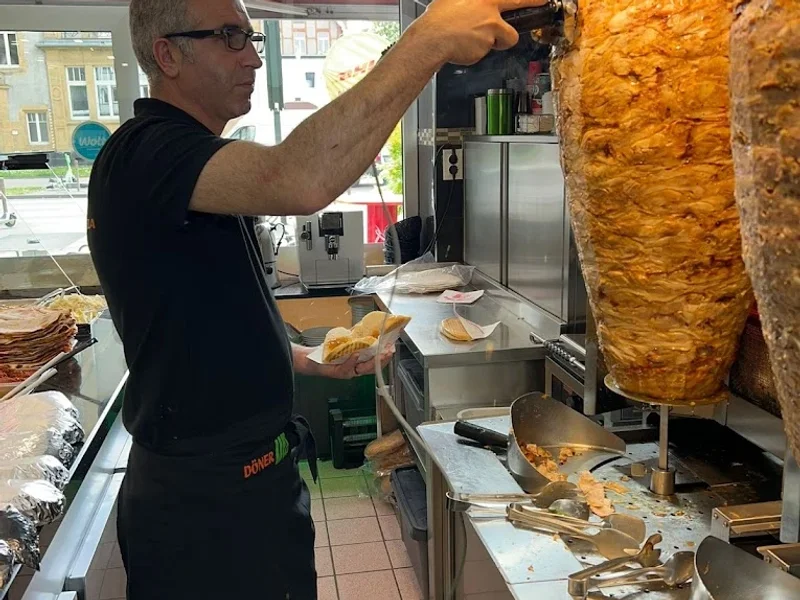 Döner UNI Pizza