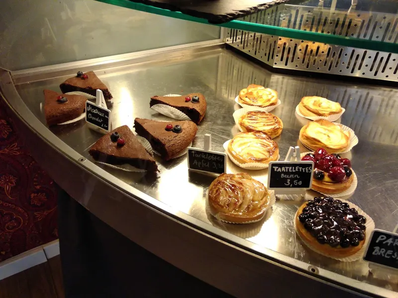 Café Moustache