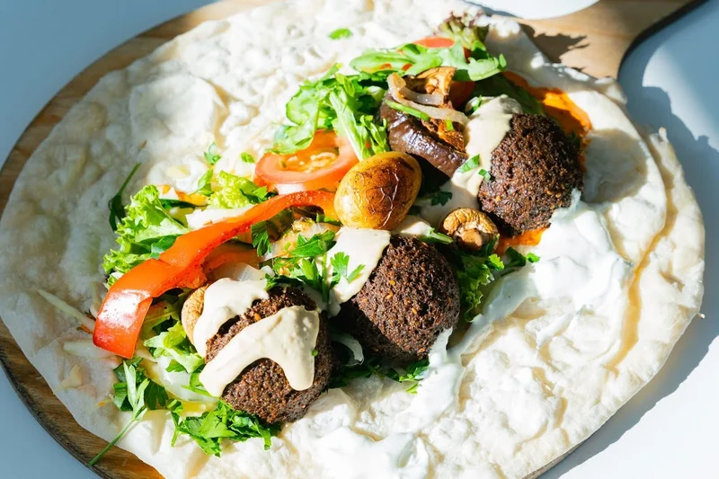 Falloumi - Döner & Falafel
