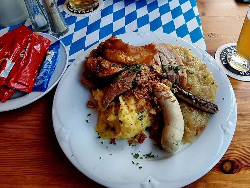 Das Weiss Blaue Haus