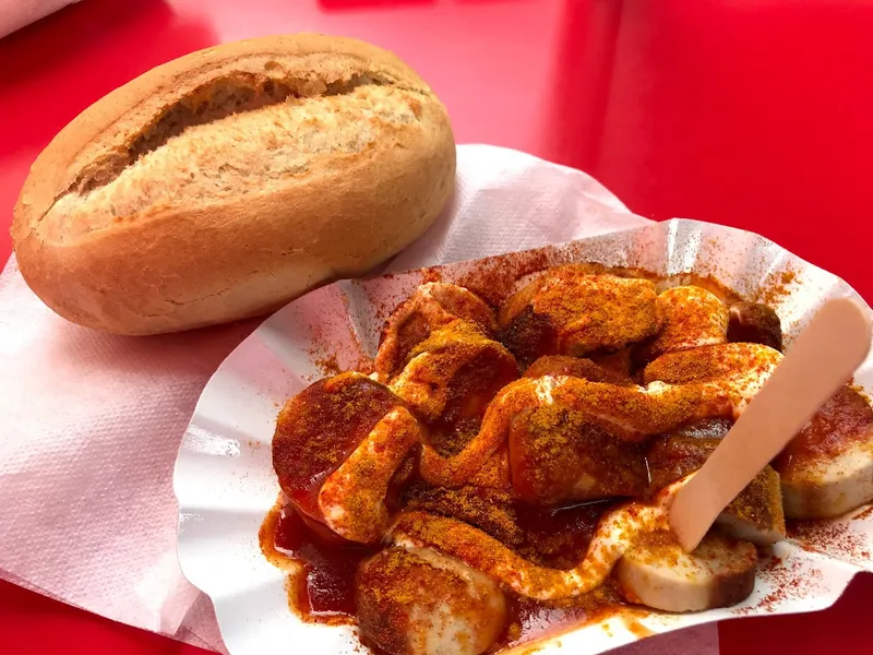 Die Scharfe Currywurst