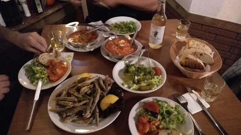 Retsinadiko, die griechische Taverne