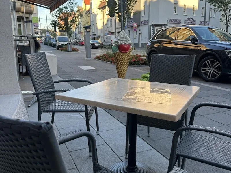 Dora Eisdiele Zuffenhausen