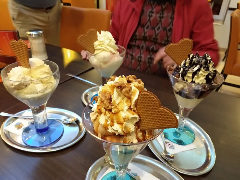 Eiscafé Luna