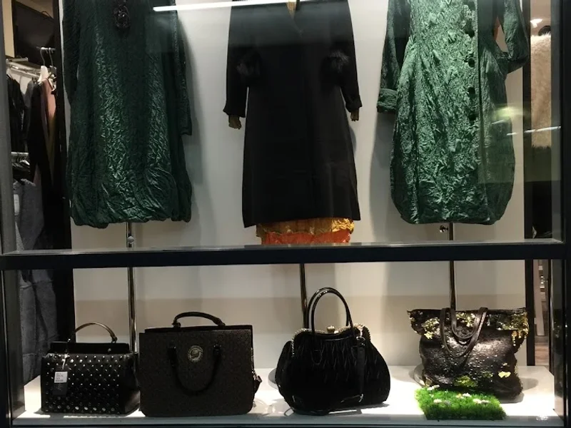 HERALINE BEKLEIDUNG & ACCESSOIRES