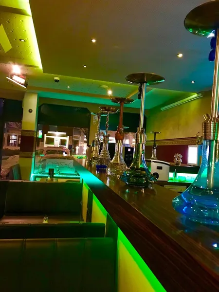 Q-Zen Bar Lounge