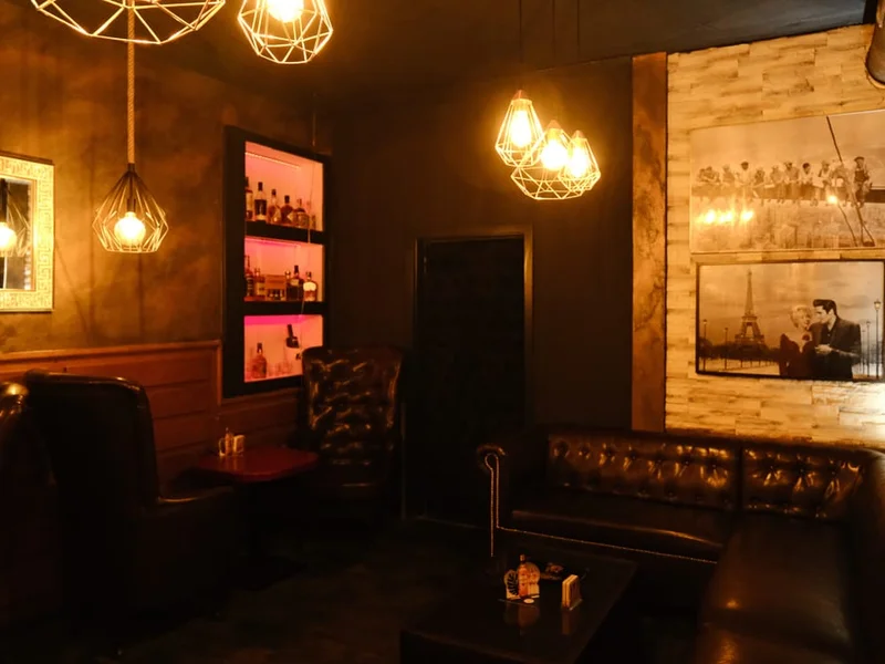 The Times Bar- Die Bar zeitlosen Idolen - Stuttgart