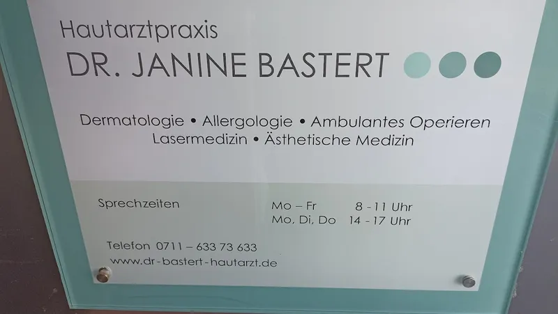 Frau Dr. med. Janine Bastert