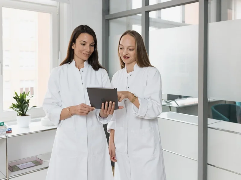 Hautarzt - Dr. Sarah Bechstein & Team - FORMEL SKIN Online Praxis Stuttgart