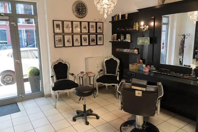 NicNail Nagelstudio im Salon HairKingdom