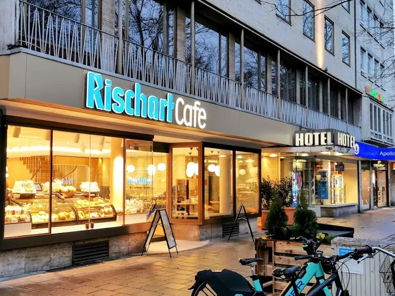 Hotel Rotkreuzplatz