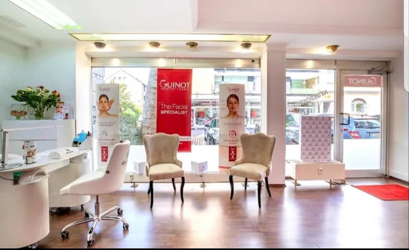 Kosmetik Institut Svitlana Dunayevska - Maniküre und Pediküre in Düsseldorf