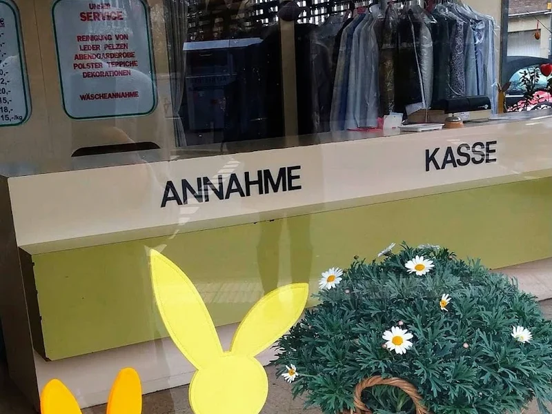 Center Reinigung - Qualität für Ihre hochwertige Garderobe / HANDBÜGELEI