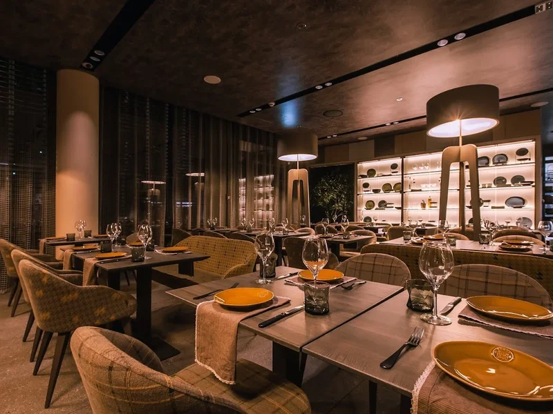 Via Monte Napoleone Restaurant