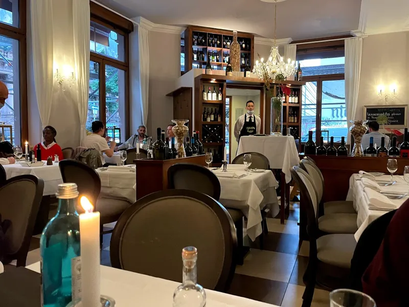 Ariston Restaurant