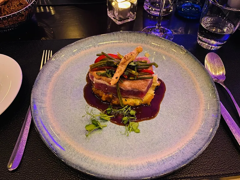 CUBE Restaurant