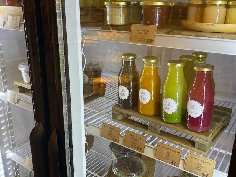 Plants & Cakes - Raw Cakery & Juice bar