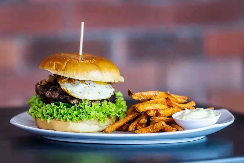 Bo's Burger & Bar
