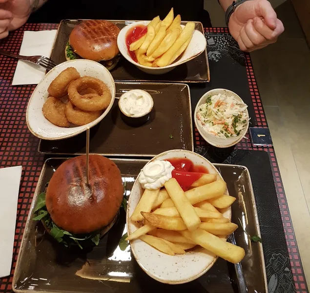 PETER PANE Burgergrill & Bar