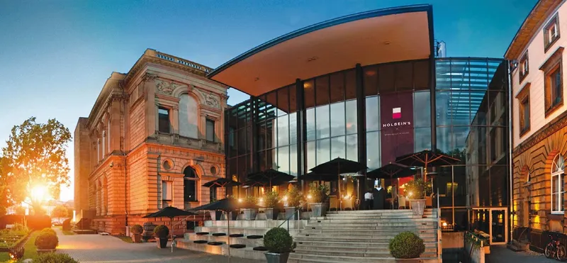 Holbein’s Café Restaurant