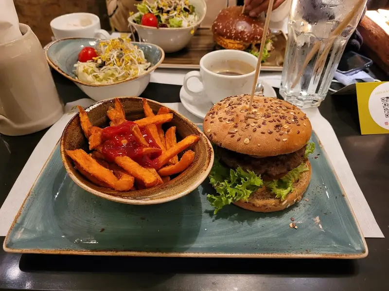 HANS IM GLÜCK - STUTTGART Marienstrasse