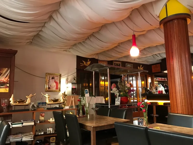 Lek’s Thailändisches Spezialitätenrestaurant & Lounge