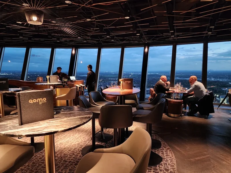 QOMO Restaurant & Bar