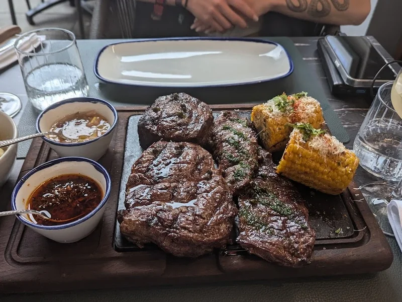 Estilo Campo Steakhouse