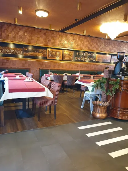 Rosana Restaurant & Café