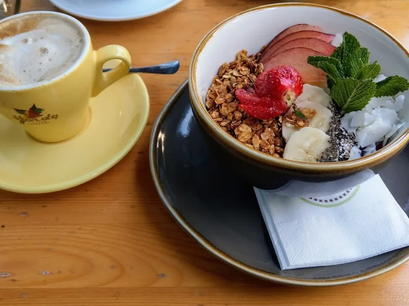 Claus Eismanufaktur & Deli