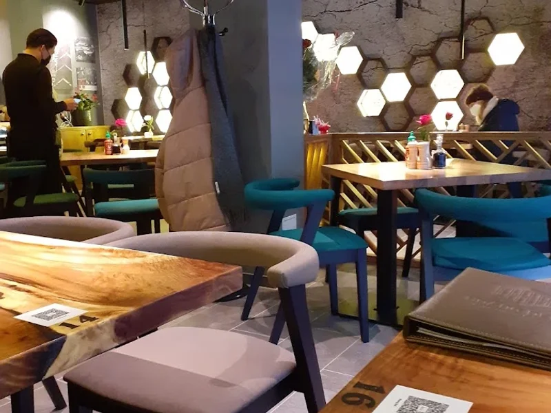 Hoang Deli Restaurant