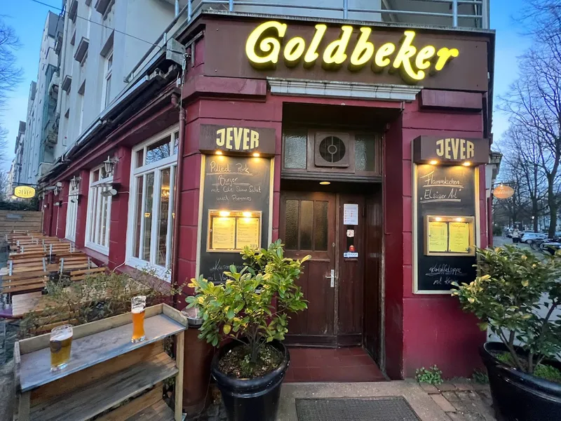 Goldbeker