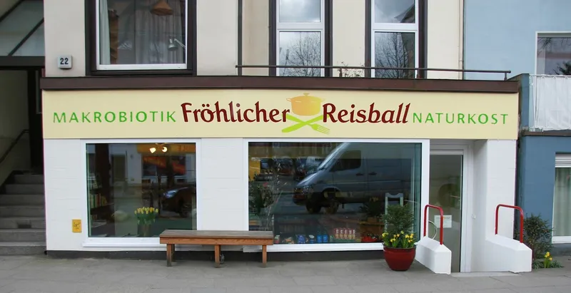 Fröhlicher Reisball