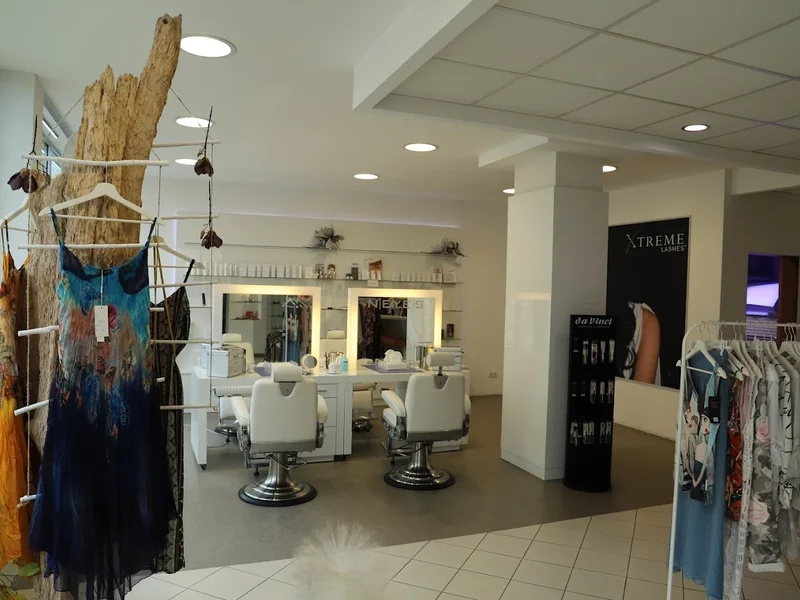 NEYES Beautyhouse - Düsseldorf