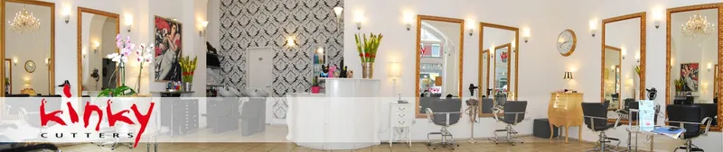 Friseur KINKY CUTTERS