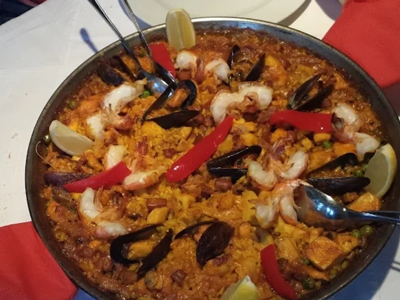 Los Faroles Restaurant