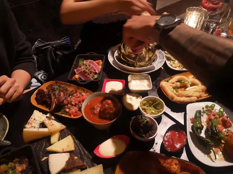 Amistad - tapas y vino