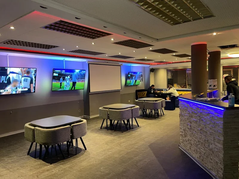 Players Cafe & Lounge Internetcafe & Spielenetzwerk PlayStation Fifa