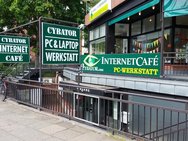 Spiele-Netzwerk Cybator - PC & PlayStation Gaming Internetcafé