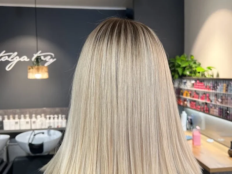 Tolga Toy Hairdesign Balayage, Cut & Color Spezialist Blow Dry & Newsha Rescue Treatments