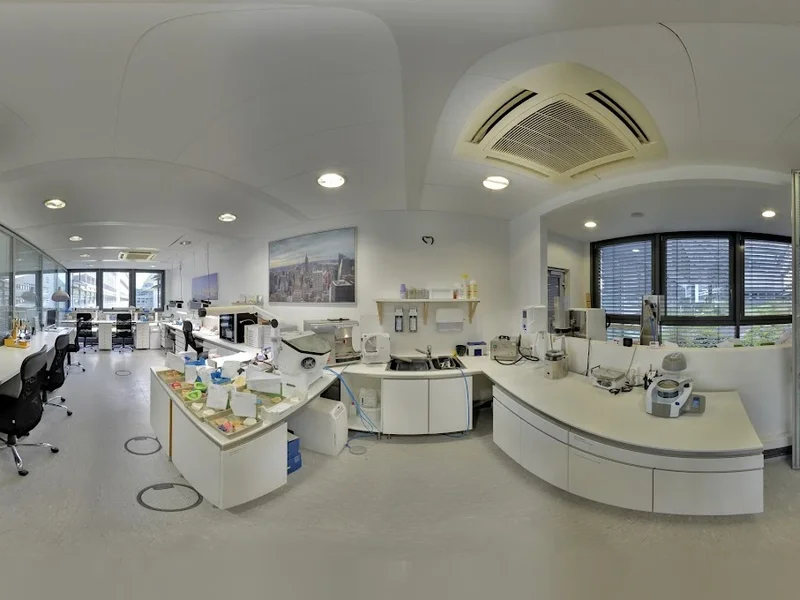 Zahnarzt Düsseldorf - Discover White - by Dr. Mintcheva