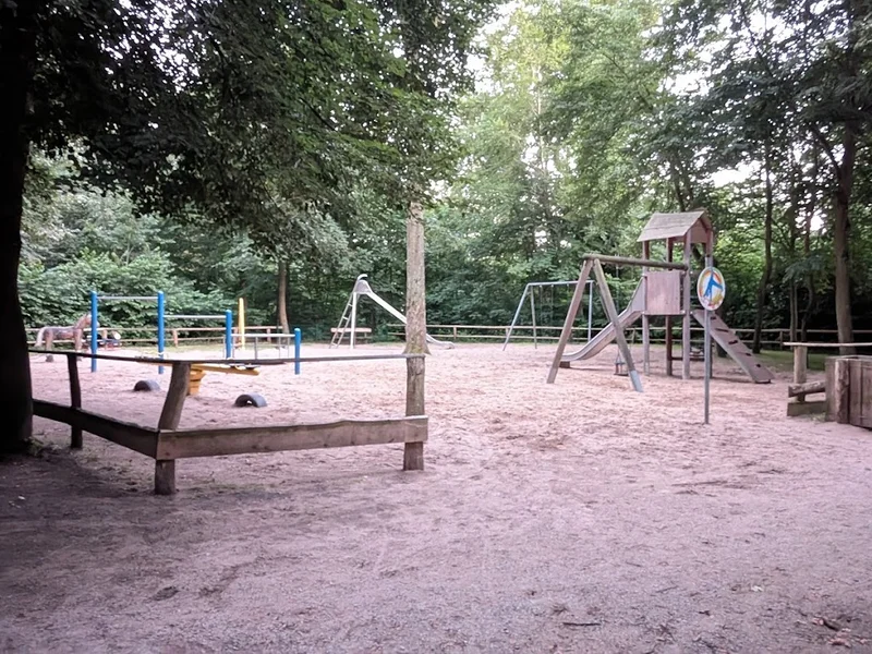 Kleiner Waldspielplatz