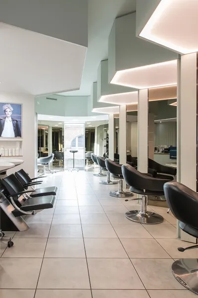 Anh Mahler Frisuren l Friseur Stuttgart Untertürkheim